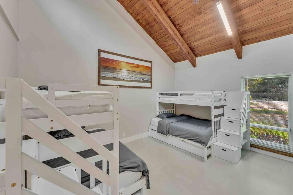 Rare Hidden Getaway Heated Pool 1.5 Acres! Sleeps 16 Villa Форт Лодърдейл Екстериор снимка