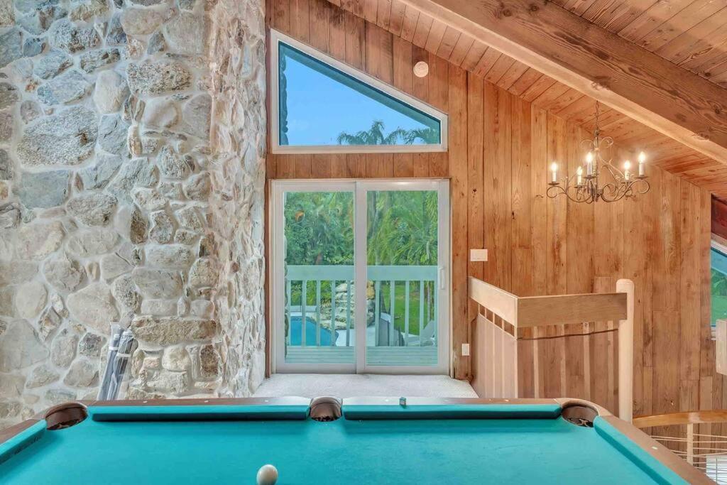 Rare Hidden Getaway Heated Pool 1.5 Acres! Sleeps 16 Villa Форт Лодърдейл Екстериор снимка