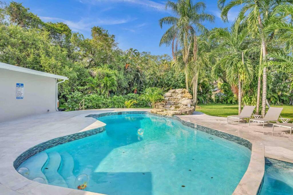 Rare Hidden Getaway Heated Pool 1.5 Acres! Sleeps 16 Villa Форт Лодърдейл Екстериор снимка