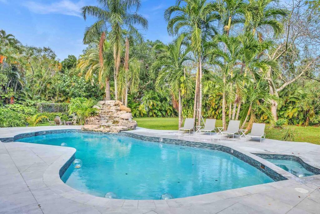 Rare Hidden Getaway Heated Pool 1.5 Acres! Sleeps 16 Villa Форт Лодърдейл Екстериор снимка