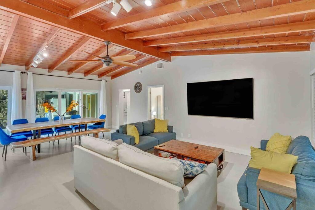 Rare Hidden Getaway Heated Pool 1.5 Acres! Sleeps 16 Villa Форт Лодърдейл Екстериор снимка